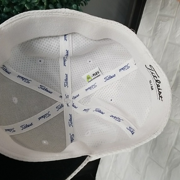 Titleist White Golf Hat with Blue Logo Footjoy Pro V1 - Picture 5 of 8